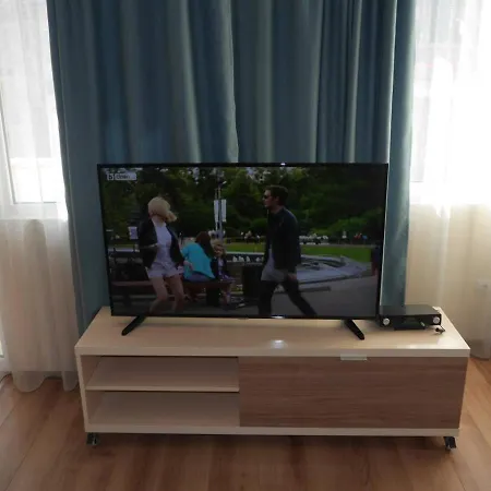 Smart Things Designer At Budapesta Street - Brand New Sofía