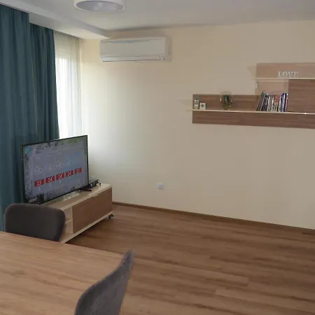 Smart Things Designer At Budapesta Street - Brand New *